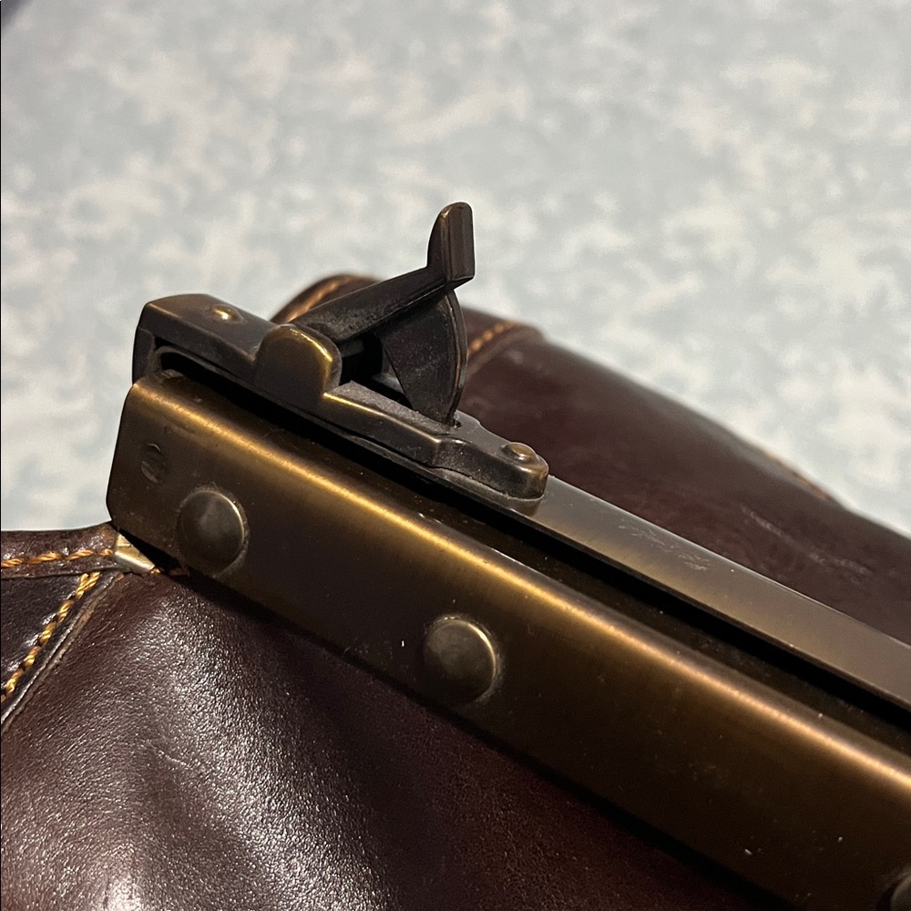 Exquisite Leather Weekend/Overnight bag. - Picture 7 of 10
